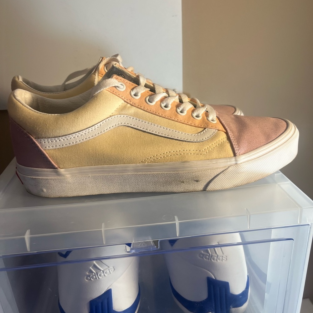 One Time Release Easter Van Old Skool! Size 9 - image 2